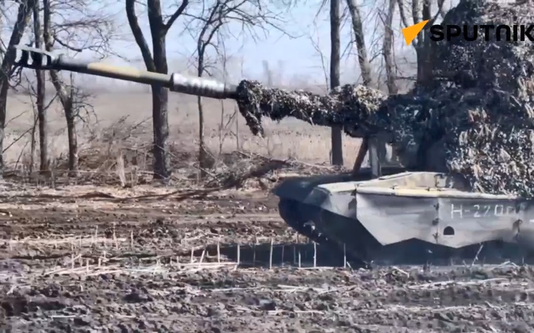 Đội lựu pháo tự hành Msta-S của Nga bắn phá mục tiêu Ukraine theo tọa độ